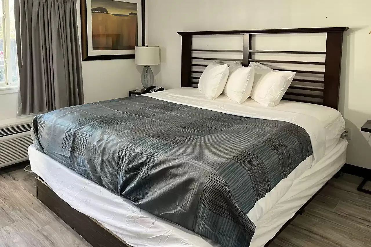 **  Rodeway Inn Charlotte United States