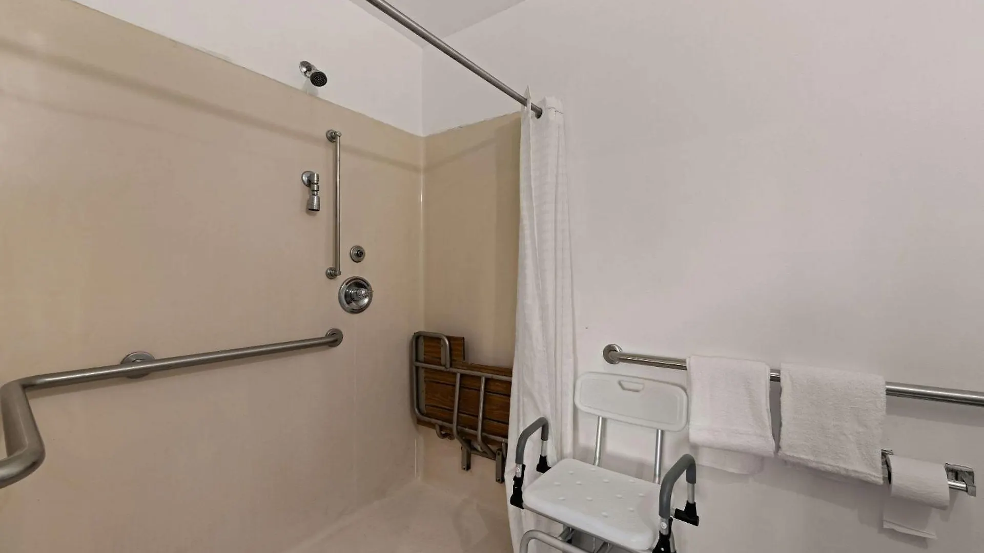 Rodeway Inn Charlotte 2*,